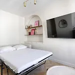Barbes Buttes Chaumont Cosy Studio 2P